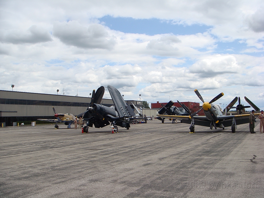 Willow Run Airshow [2009 July 18] 073.JPG - Scenes from the Thunder Over Michigan Air Show at Willow Run Airport